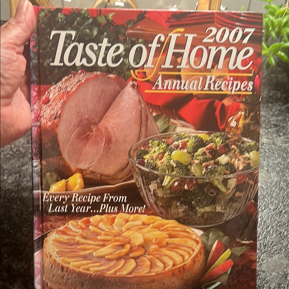 Taste Of Home 2007 Annual Recipies Kitchen Cookbook
